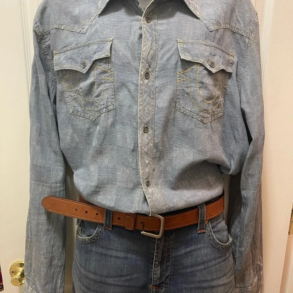 True relation men button-down shirts size 3X. Old looking style great conditions